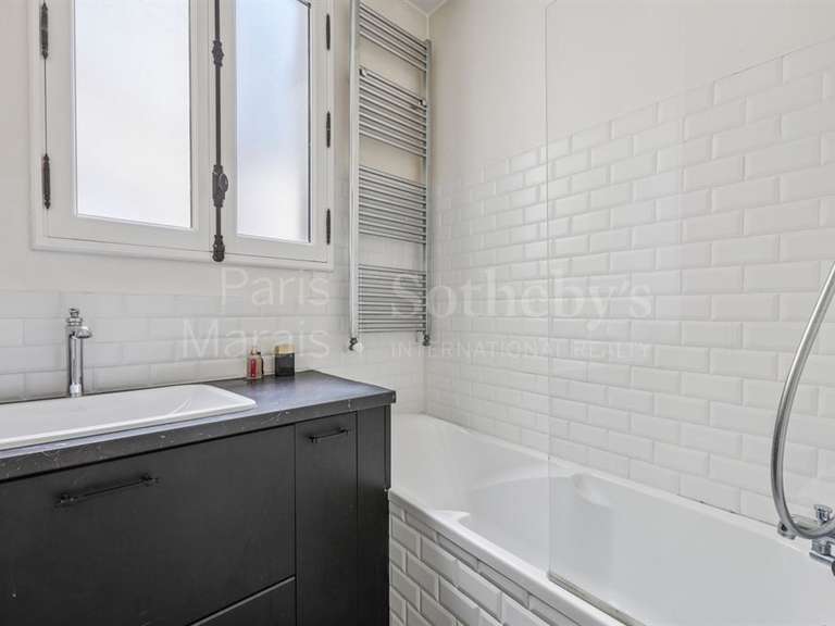 Appartement Paris 4e - 4 chambres - 143m²