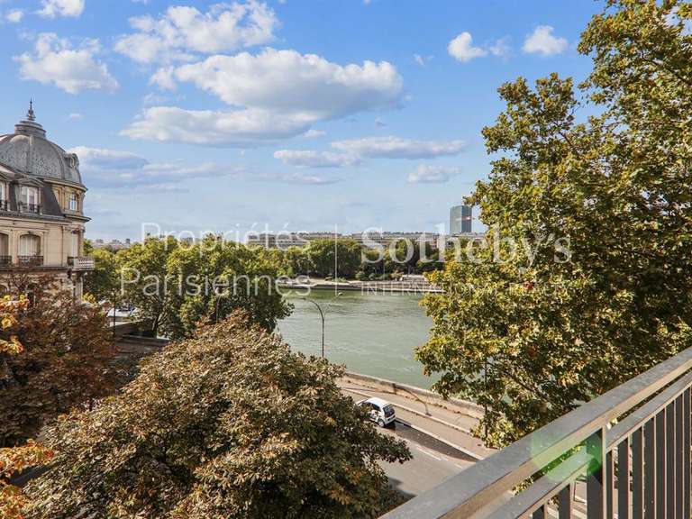 Appartement Paris 4e - 1 chambre - 83m²