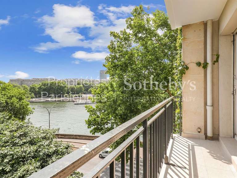 Appartement Paris 4e - 1 chambre - 83m²