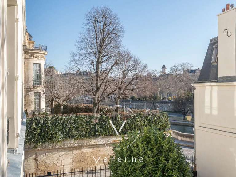 Appartement Paris 4e - 1 chambre - 72m²