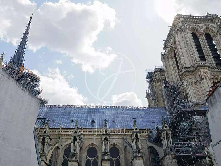 Appartement Paris 4e - 2 chambres - 122m²