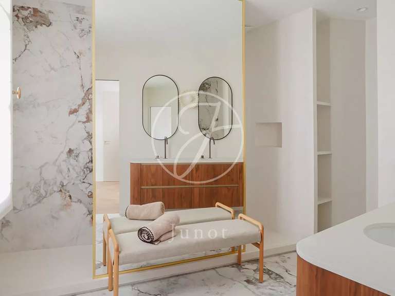 Appartement Paris 4e - 2 chambres - 122m²