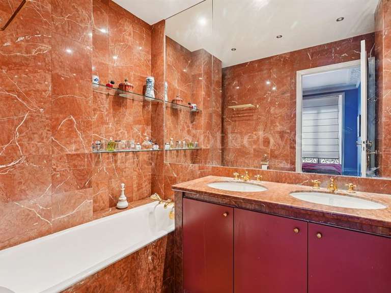 Appartement Paris 4e - 2 chambres - 124m²