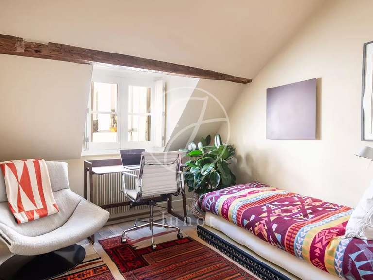 Appartement Paris 4e - 4 chambres - 132m²