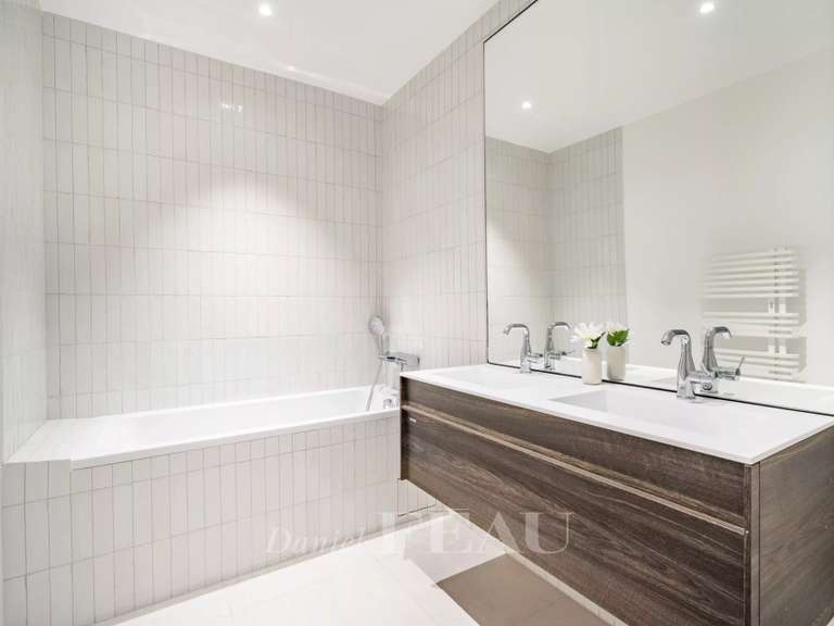 Appartement Paris 4e - 2 chambres - 106m²