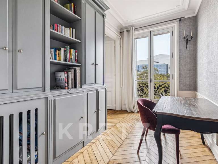 Appartement Paris 4e - 5 chambres - 143m²