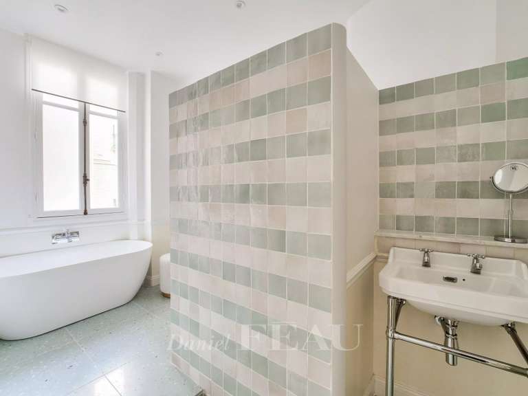 Appartement Paris 4e - 3 chambres - 177m²