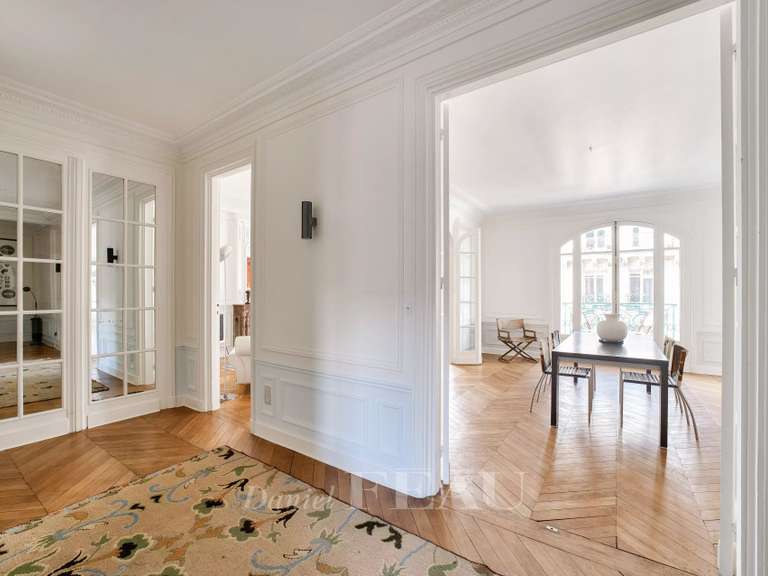 Appartement Paris 4e - 3 chambres - 177m²