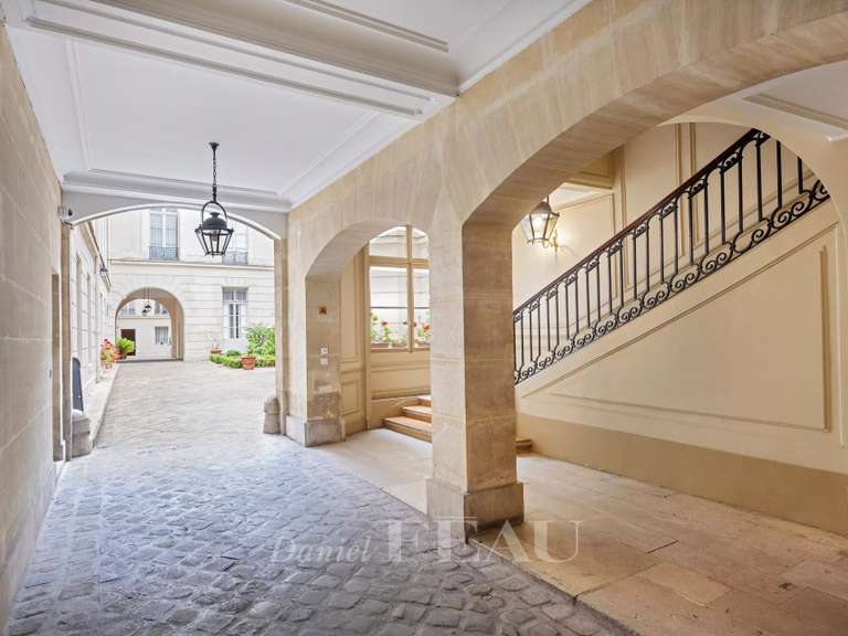 Appartement Paris 4e - 2 chambres - 183m²