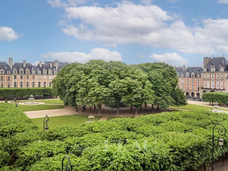 Appartement Paris 4e - 2 chambres - 183m²