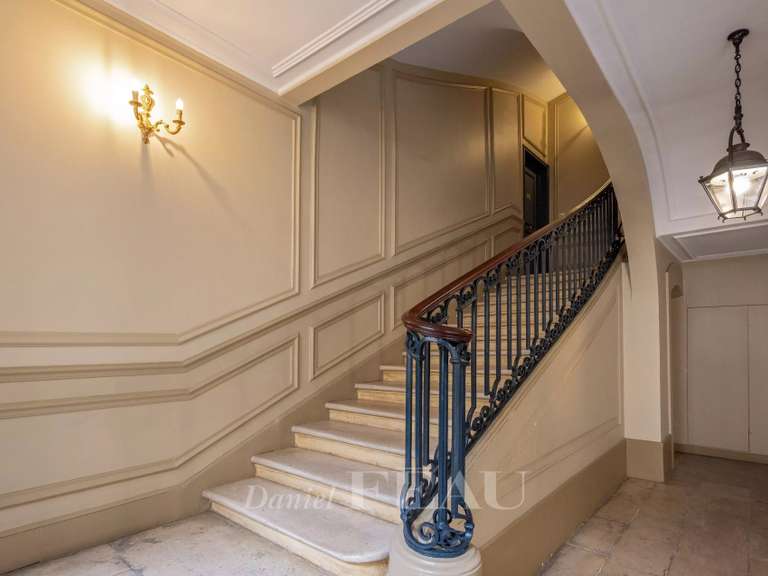 Appartement Paris 4e - 2 chambres - 183m²