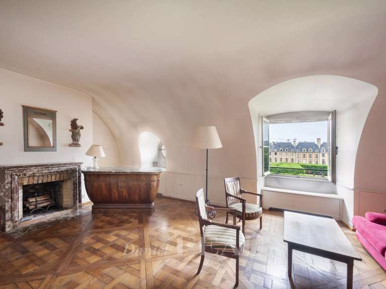 Appartement Paris 4e - 2 chambres - 183m²