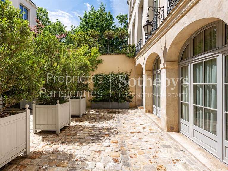 Appartement Paris 4e - 2 chambres - 161m²