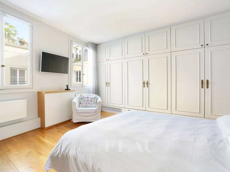 Appartement Paris 4e - 3 chambres - 184m²