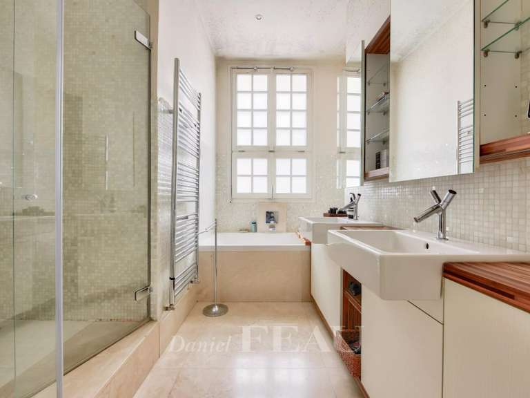 Appartement Paris 4e - 3 chambres - 178m²