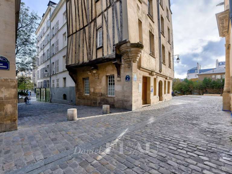 Appartement Paris 4e - 1 chambre - 65m²