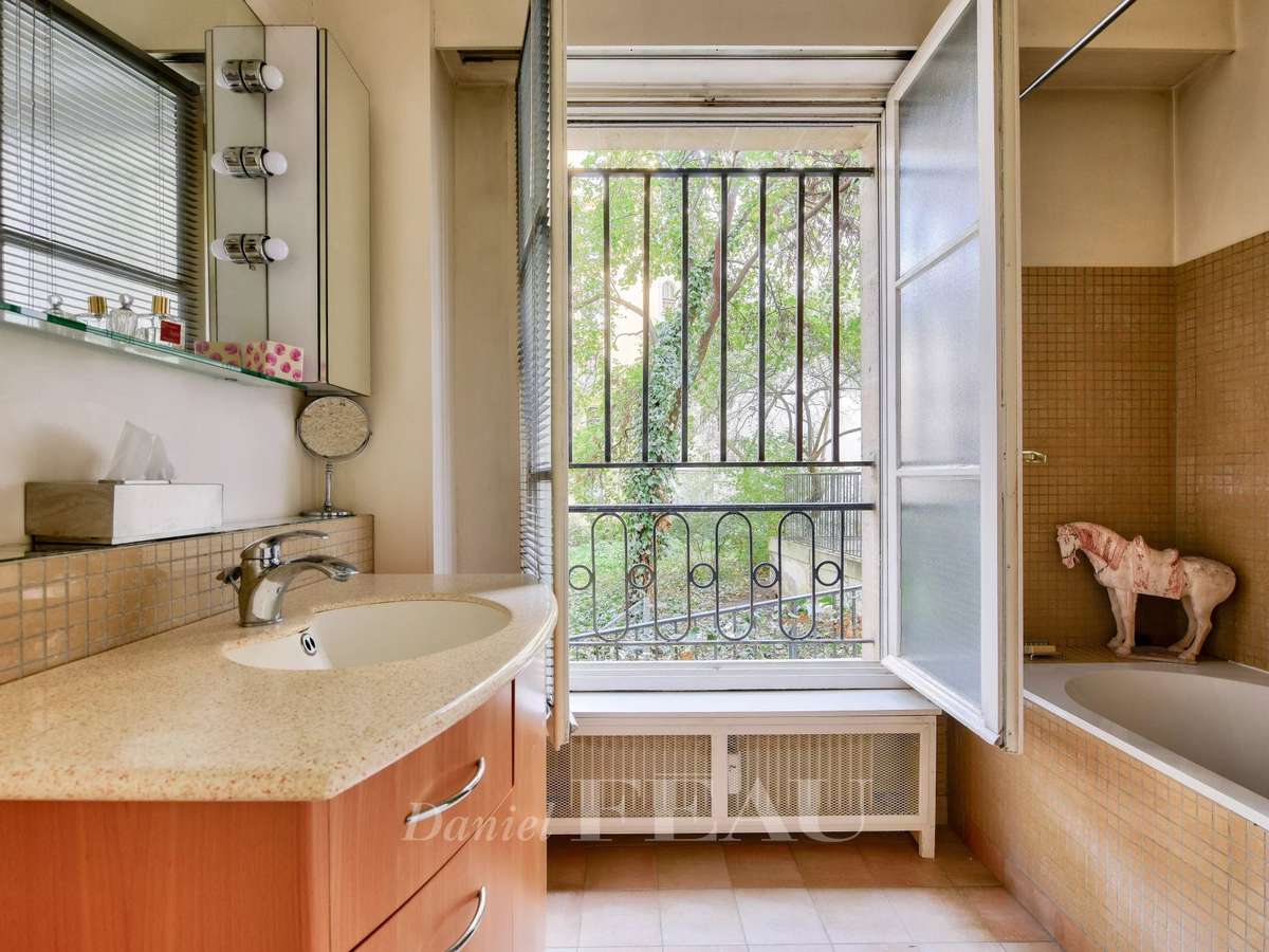 Apartment Paris 4e