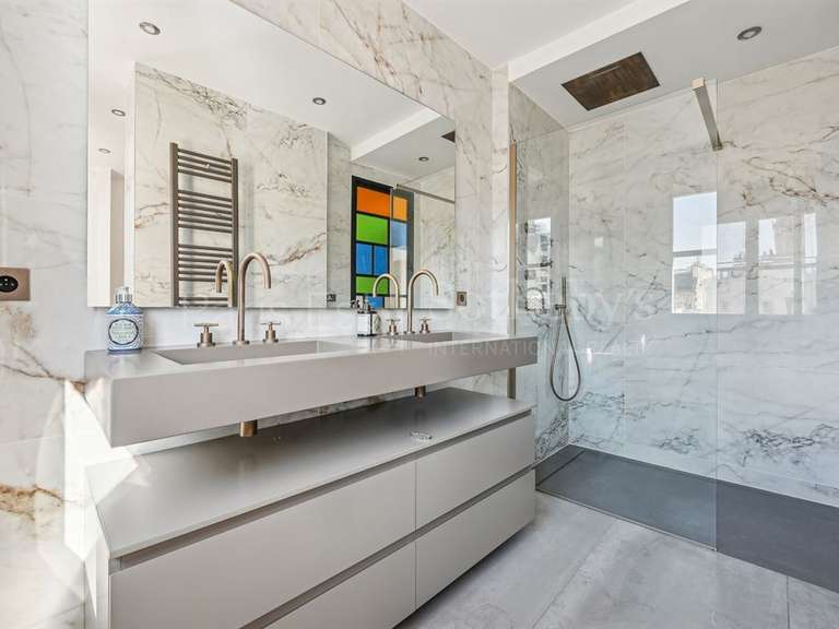 Appartement Paris 4e - 2 chambres - 140m²