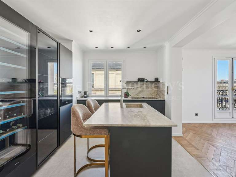 Appartement Paris 4e - 2 chambres - 140m²