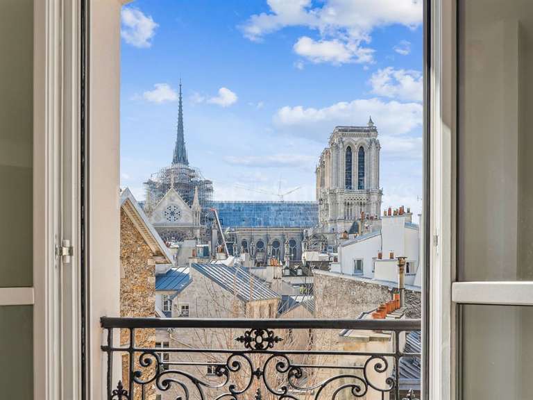 Appartement Paris 4e - 2 chambres - 140m²