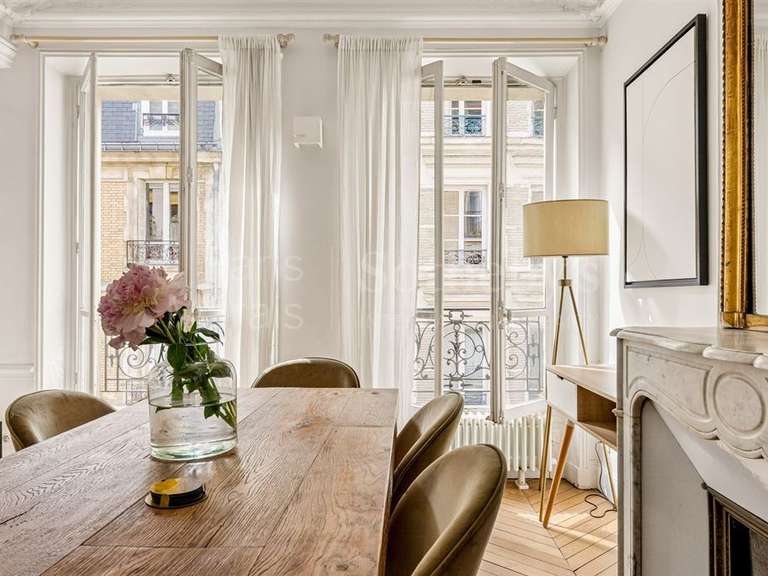 Appartement Paris 4e - 2 chambres - 70m²
