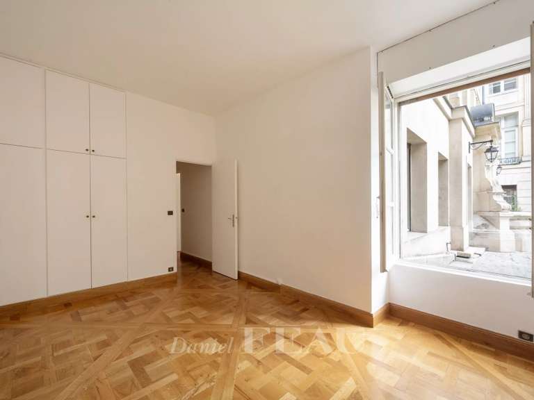 Appartement Paris 4e - 1 chambre - 63m²