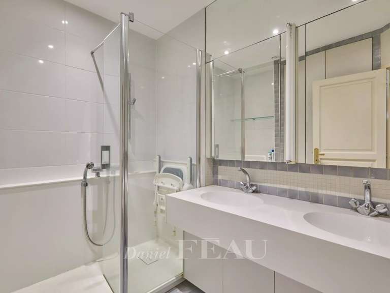Appartement Paris 4e - 3 chambres - 121m²