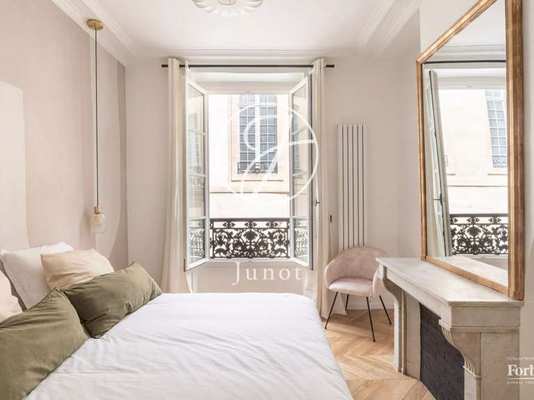 Appartement Paris 4e - 2 chambres - 80m²