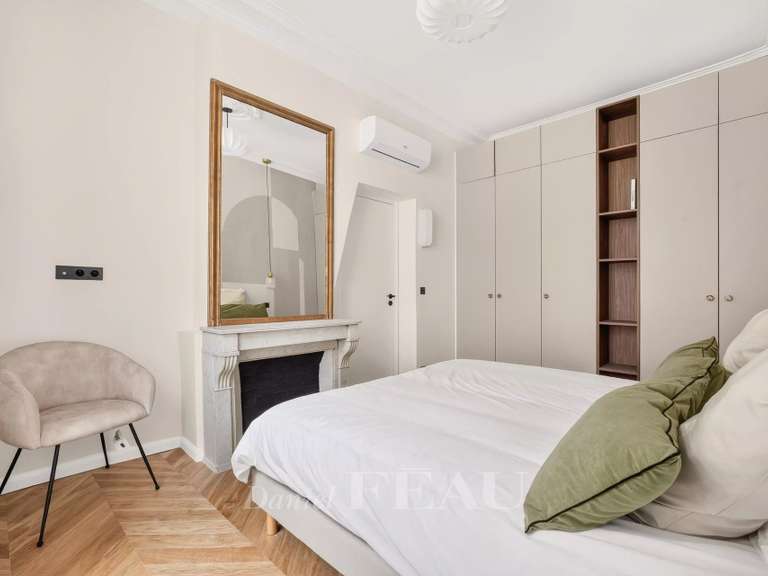 Appartement Paris 4e - 2 chambres - 80m²