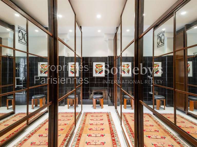 Appartement Paris 4e - 1 chambre - 161m²