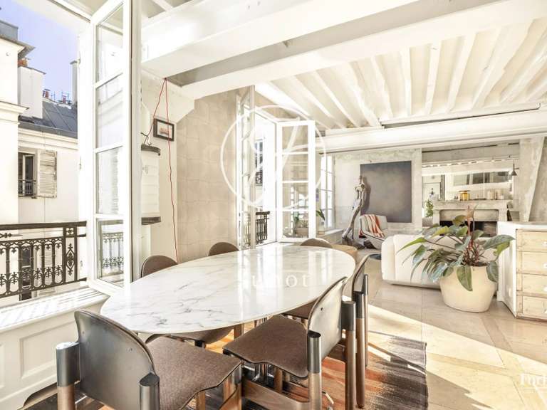 Appartement Paris 4e - 2 chambres - 105m²