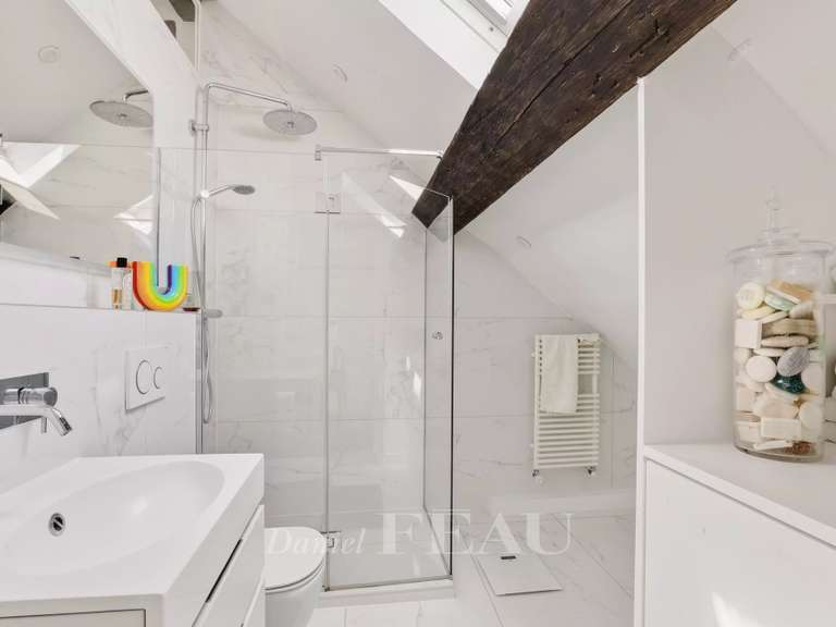 Appartement Paris 4e - 2 chambres - 70m²