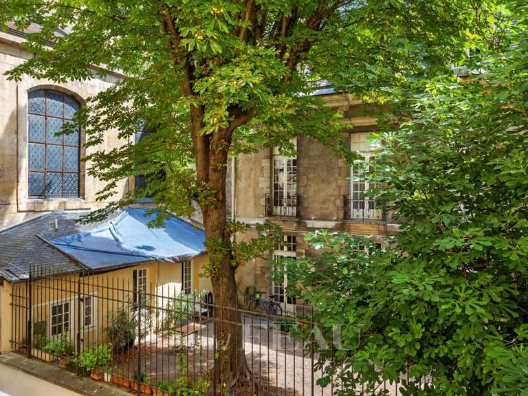 Appartement Paris 4e - 3 chambres - 134m²