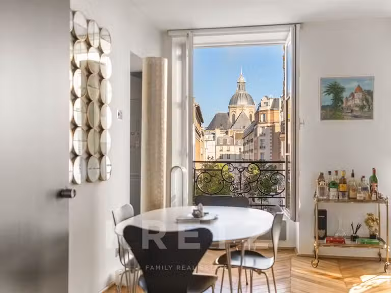Appartement Paris 4e - 1 chambre - 80m²