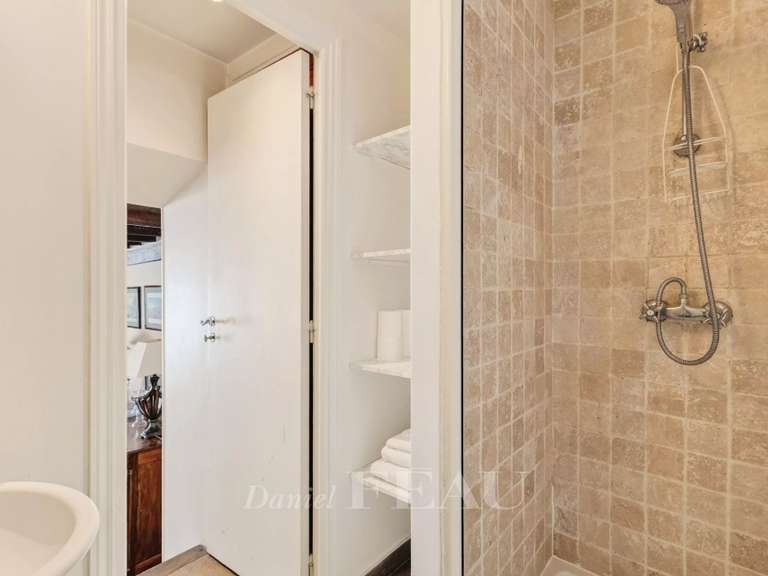 Appartement Paris 4e - 1 chambre - 65m²