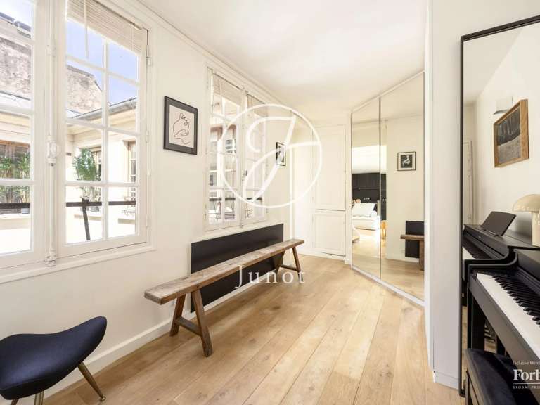 Appartement Paris 4e - 1 chambre - 70m²