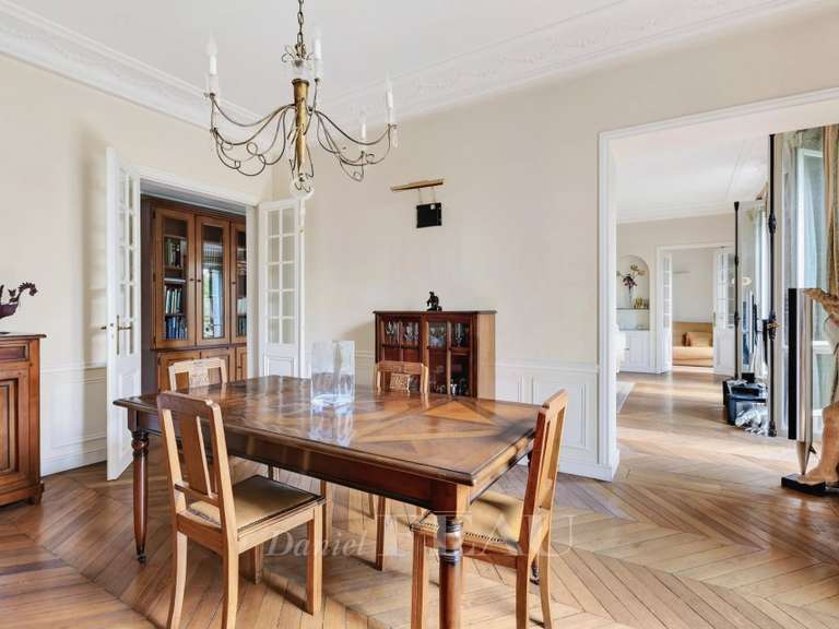Appartement Paris 4e - 2 chambres - 111m²