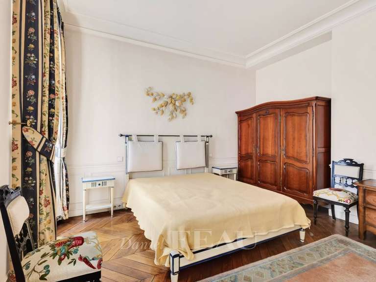 Appartement Paris 4e - 2 chambres - 111m²