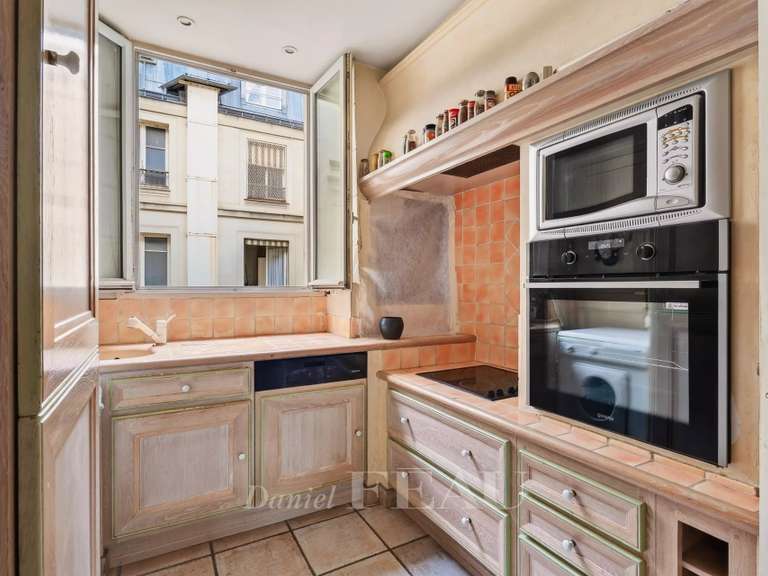 Appartement Paris 4e - 2 chambres - 111m²