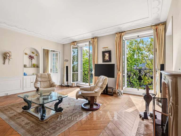 Appartement Paris 4e - 2 chambres - 111m²