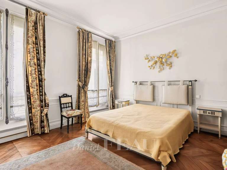 Appartement Paris 4e - 2 chambres - 111m²