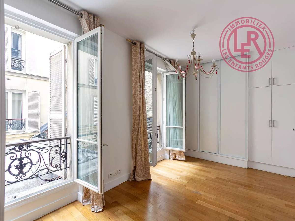 Apartment Paris 4e