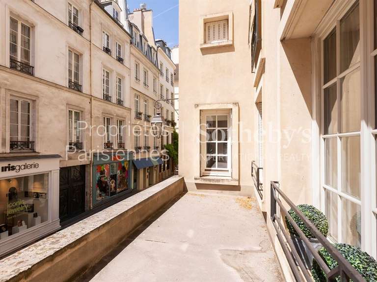 Appartement Paris 4e - 2 chambres - 111m²