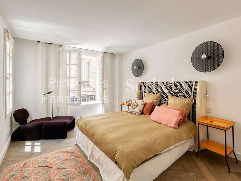 Appartement Paris 4e - 2 chambres - 111m²