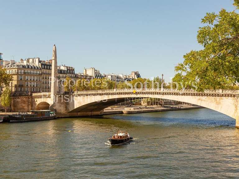Appartement Paris 4e - 2 chambres - 168m²