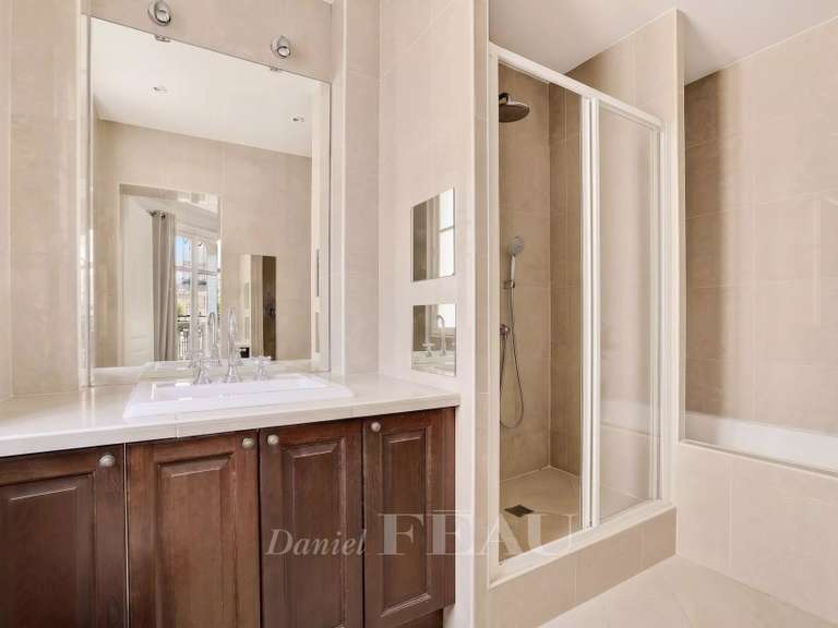 Appartement Paris 4e - 4 chambres - 157m²
