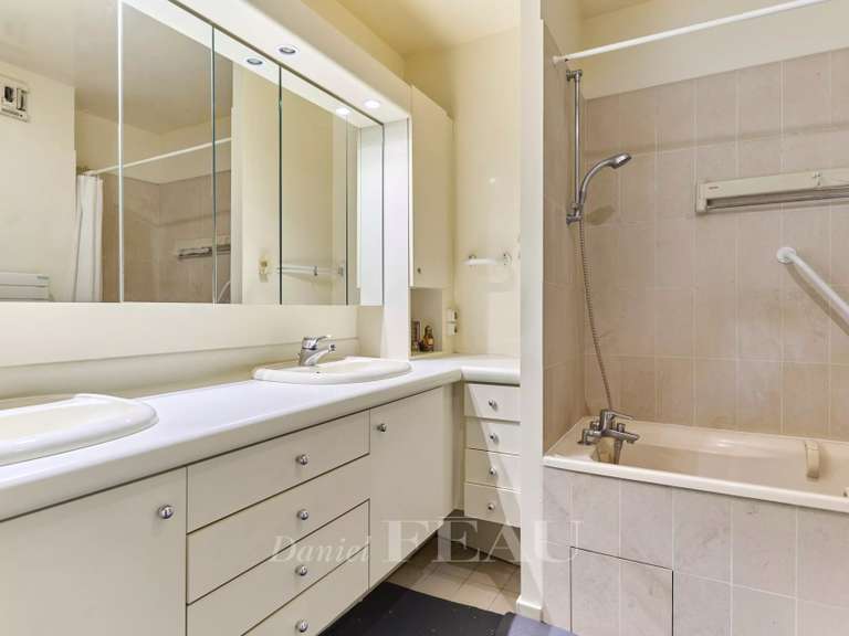 Appartement Paris 5e - 3 chambres - 126m²