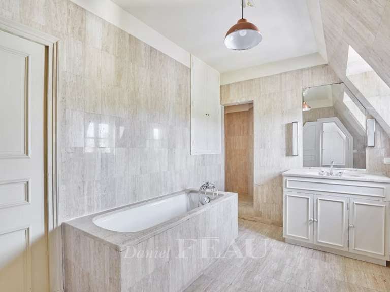 Appartement Paris 5e - 2 chambres - 103m²