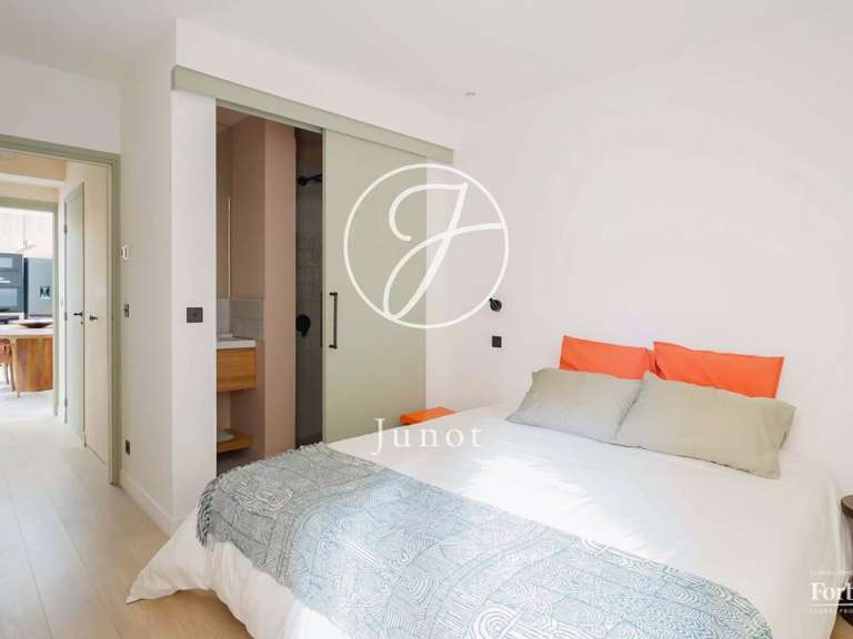 Appartement Paris 5e - 2 chambres - 95m²