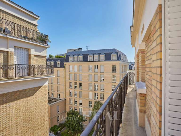 Appartement Paris 5e - 2 chambres - 77m²